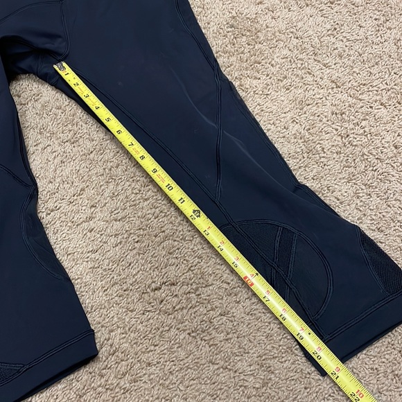 NWOT Lululemon Clear The Court Crop 21" - Picture 7 of 14